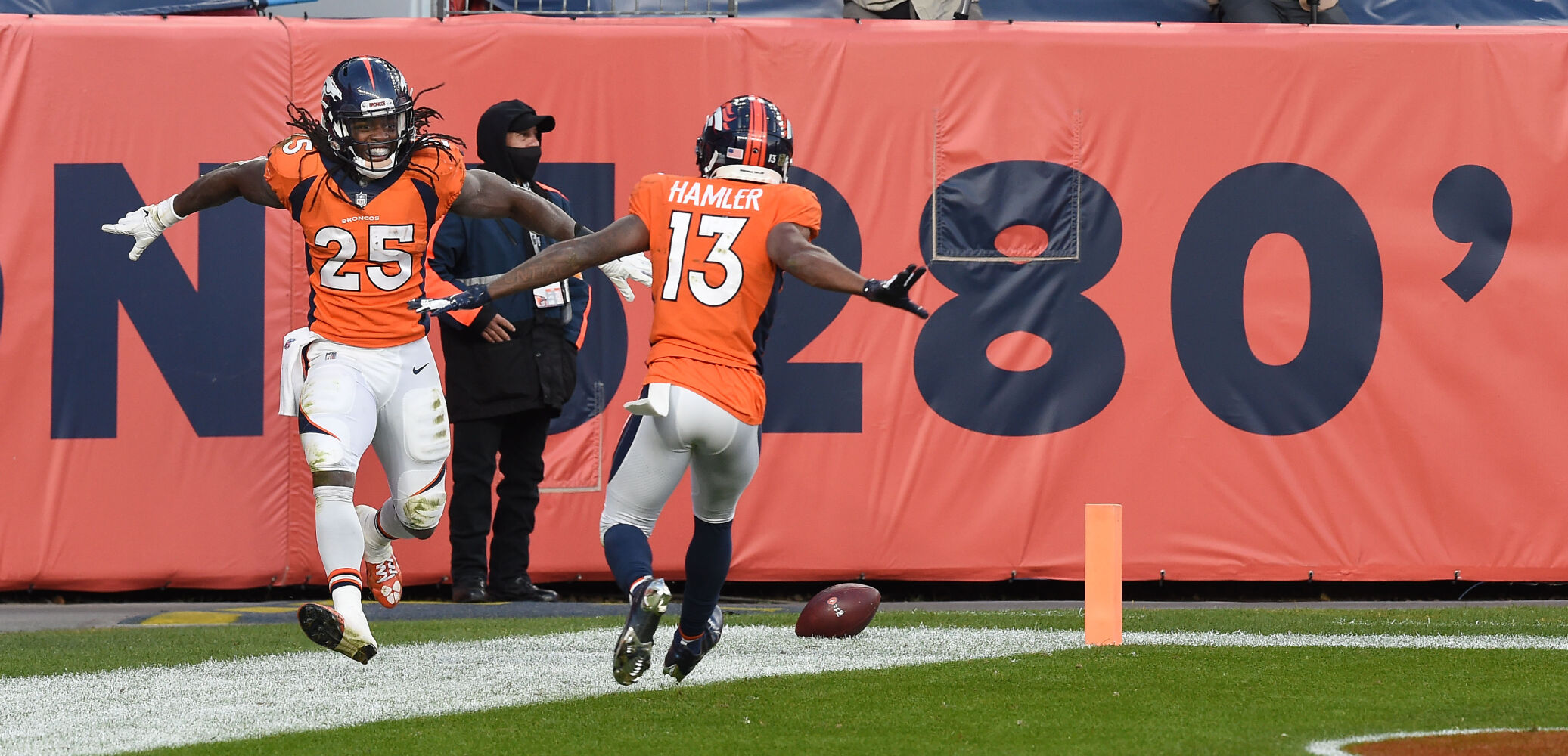 112320-s-broncos 2183.jpg